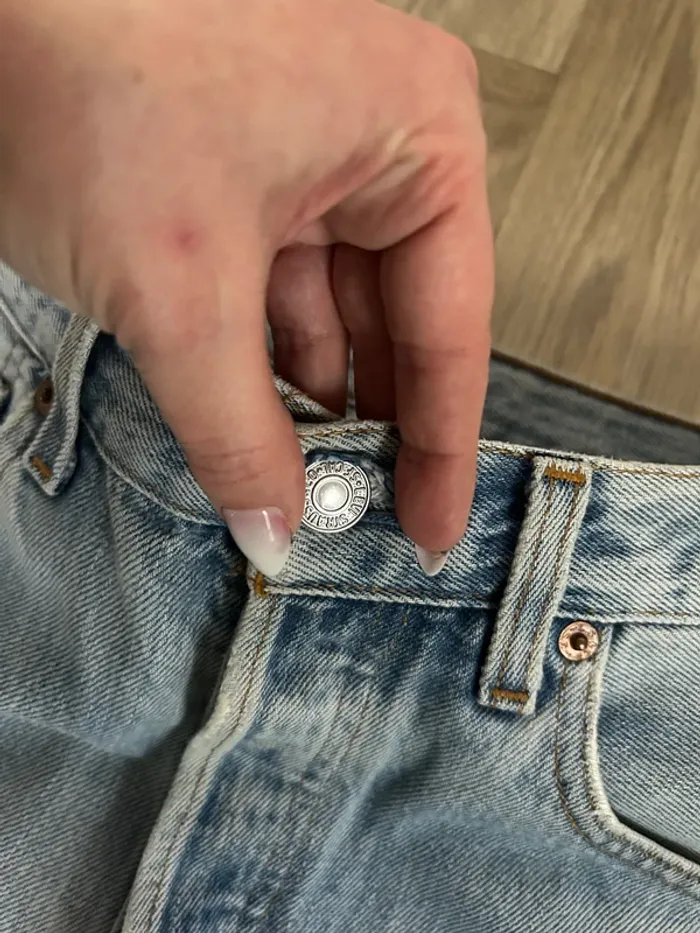 Levi ´s, short en jean bleu clair w32 taille FR40 - photo numéro 2