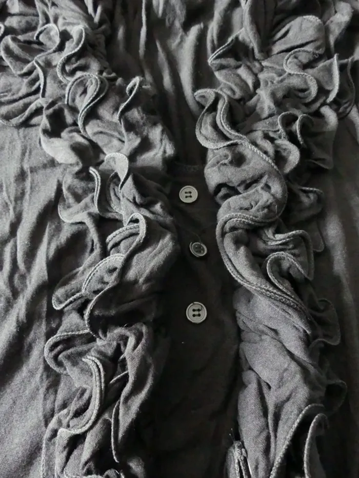 Haut noir Taille 1 - photo numéro 3
