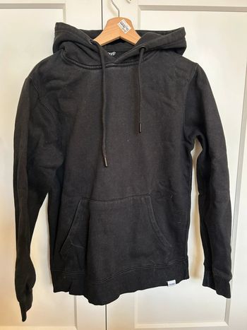 577 – sweat à capuche et cordons noir Pull & Bear