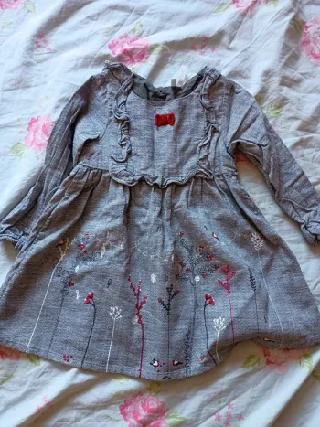 Jolie robe grise 23 mois
