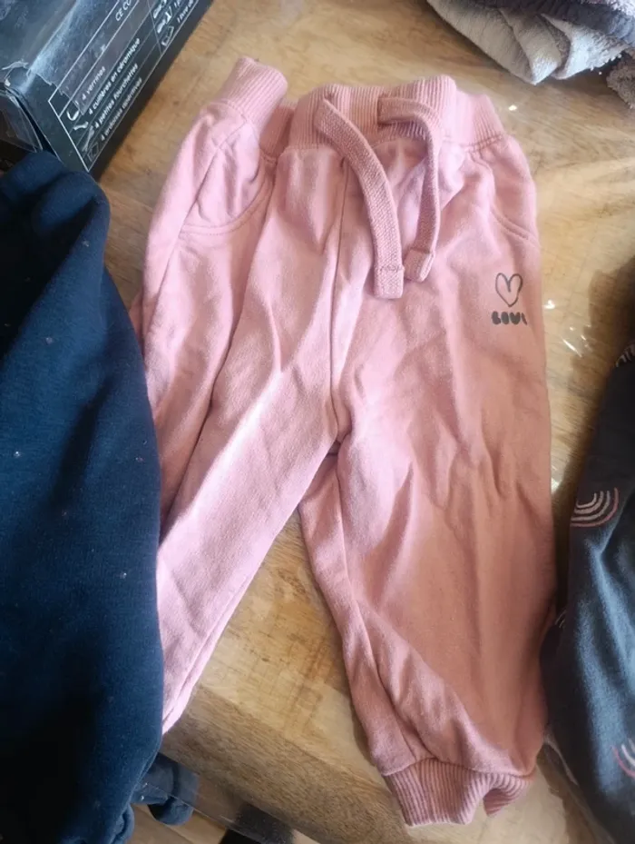 Lot pantalon fille 9 mois - photo numéro 3