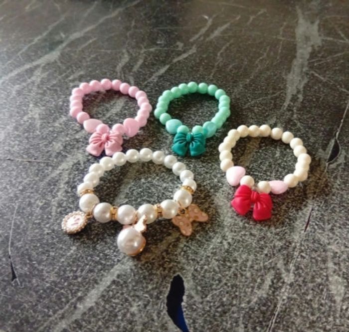 Lot 4 bracelets élastiques enfant