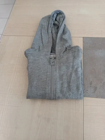 Gilet zippé à capuche garçon 3 ans