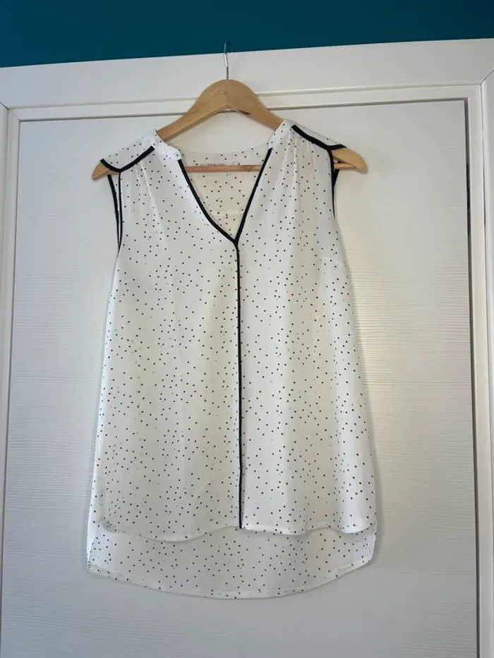 🔹 Blouse fluide à pois noirs – Camaïeu 🔹