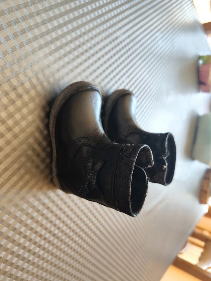 Bottines bébe fille taille 18 - photo numéro 2