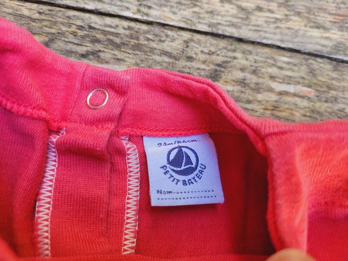 Superbe robe marinière Petit Bateau 🚢, blanche rayée marine, touche rose, 2 ans=24 mois - photo numéro 3