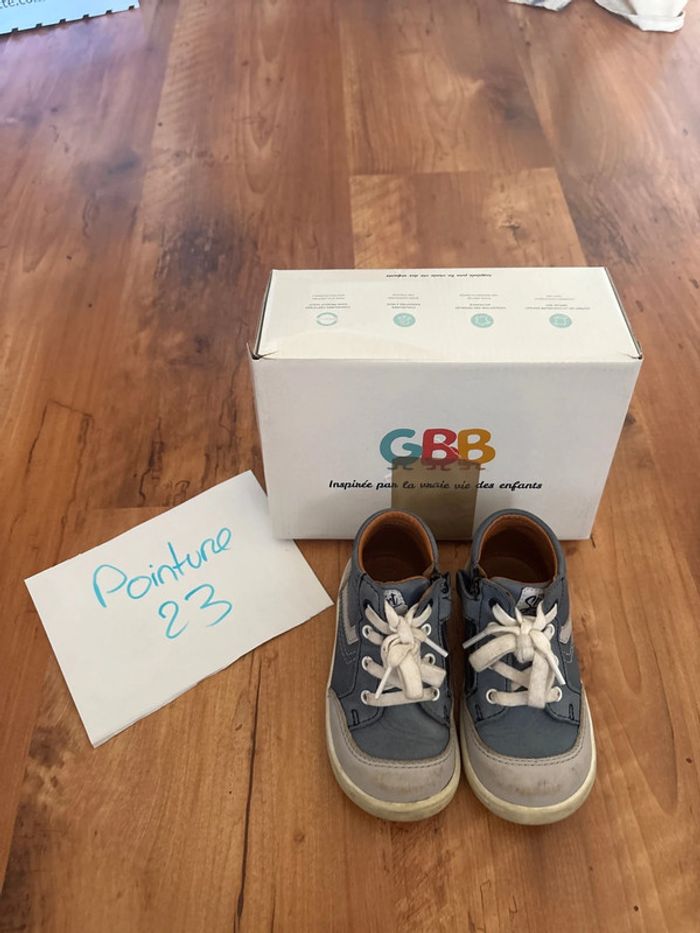 Chaussure GBB bleu pointure 23