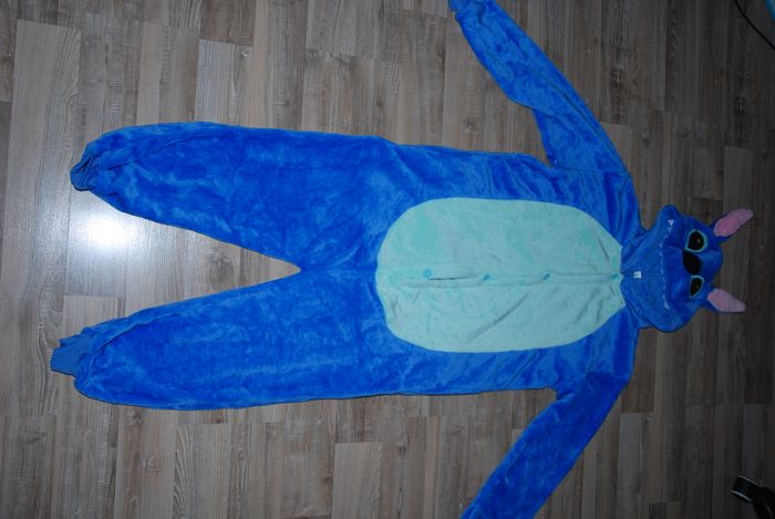 Pyjama pilou combinaison polaire taille S stitch neuve - photo numéro 1