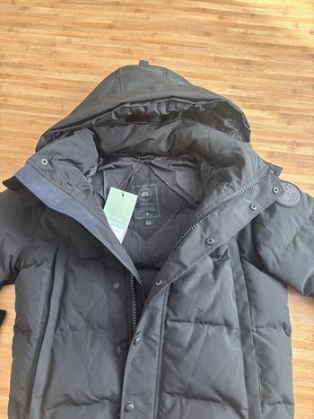 Canada Goose Wyndham black label en noir monochrome