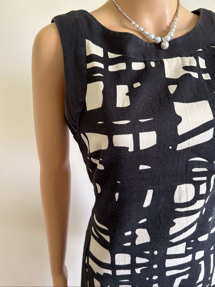 Robe noire et imprimée sans manches Desigual taille 36 bon état - photo numéro 4