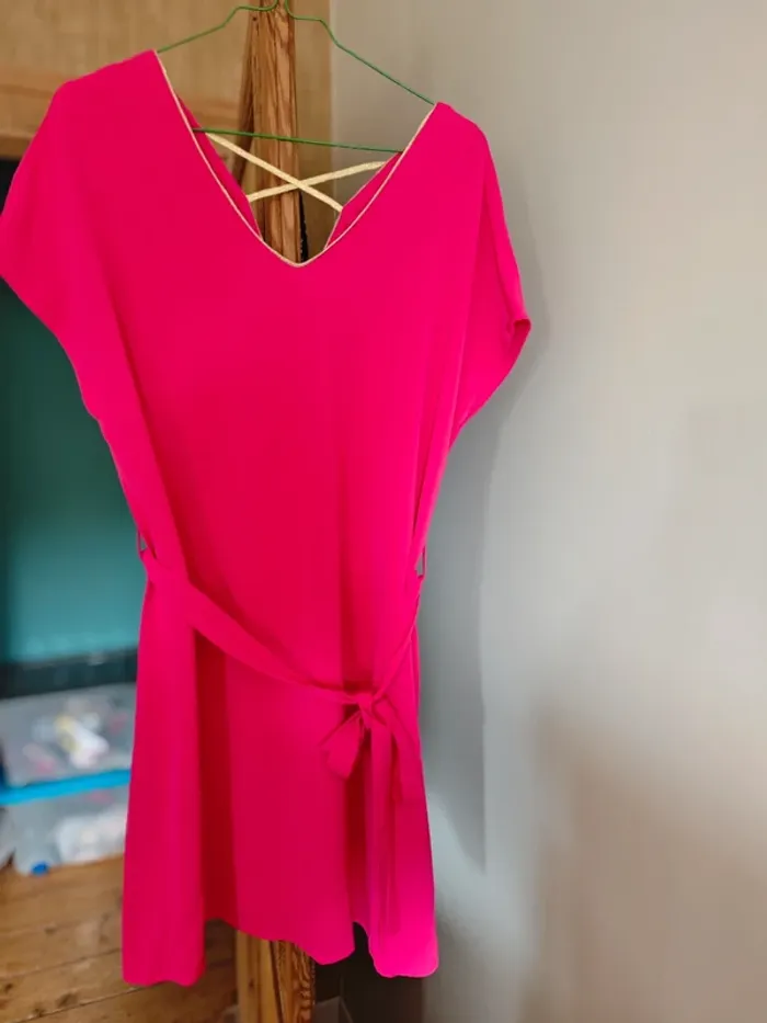 Robe rose jamais portée