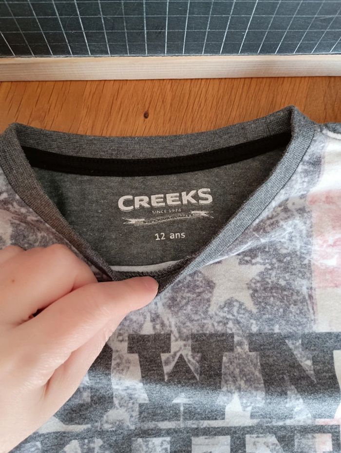 T-shirt Creeks taille 12 ans en très bon état - photo numéro 2