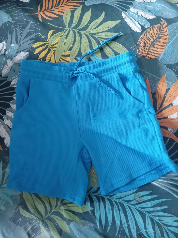 Short garçon bleu – Taille 4 ans (98-107 cm)
