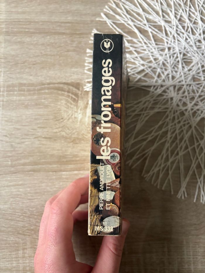 🧀 Le guide Marabout des fromages de France et du monde entier (1978) - photo numéro 3