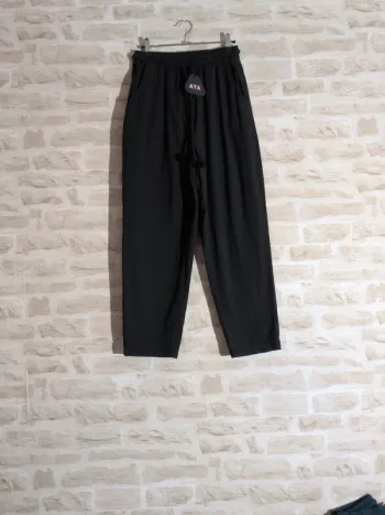 Pantalon AYA noir (existe aussi en marine) Taille 36/38 – Neuf avec étiquette
