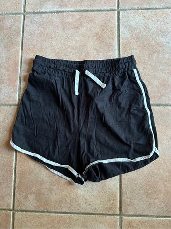 Short noir bande blanche Decathlon Taille m