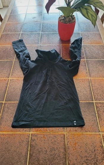 Tee shirt manches longues col roulé couleur uni