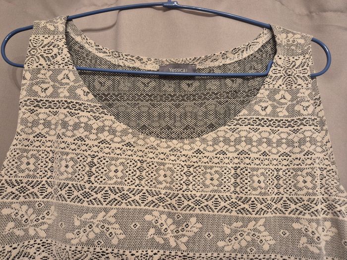 Tee-shirt sans manches femme - photo numéro 2