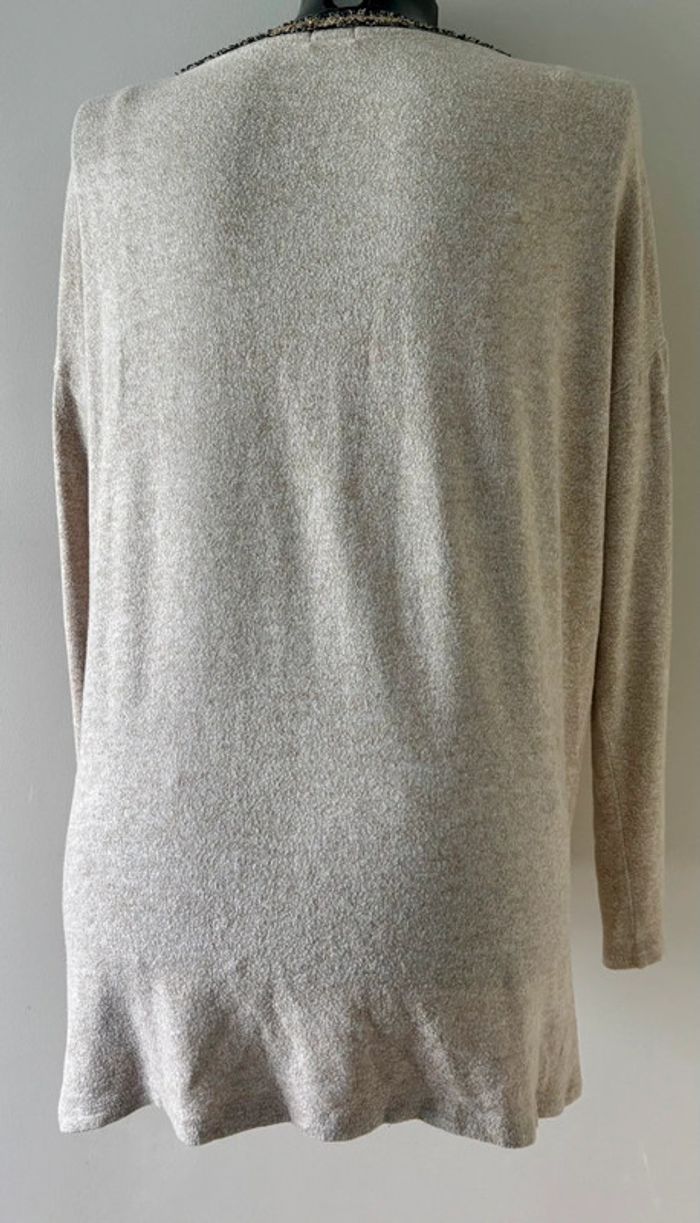 Haut doux beige à col bijou - photo numéro 4