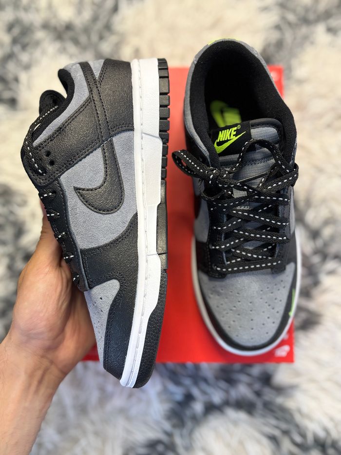 Nike Dunk Low Cool Grey / Black-Volt – Taille 38.5 EU – Neuve & legit - photo numéro 2