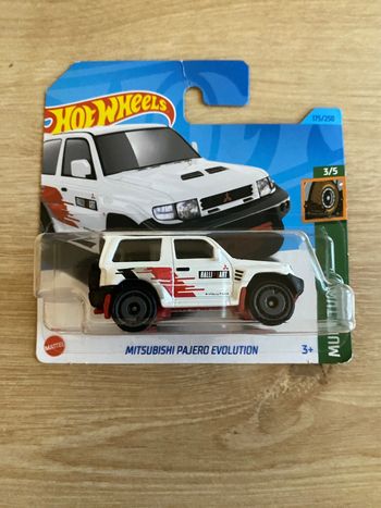 Miniature hot wheels Mitsubishi Pajero