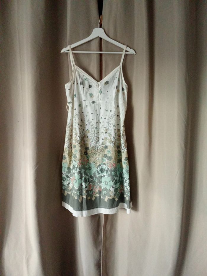 Robe blanche motif fleuri estivale Bonobo taille 42