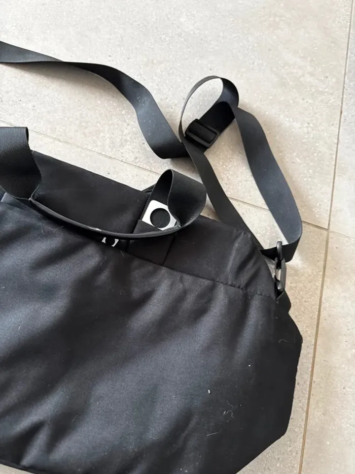 Sac fourre tout Lexon Apollo, très bon état 55x30cm - photo numéro 2