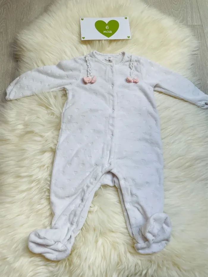 6 mois - pyjama velours blanc - photo numéro 2