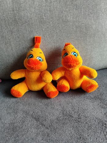 Lot de deux peluches poussins de paques