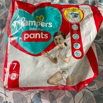 Couches Pampers pants