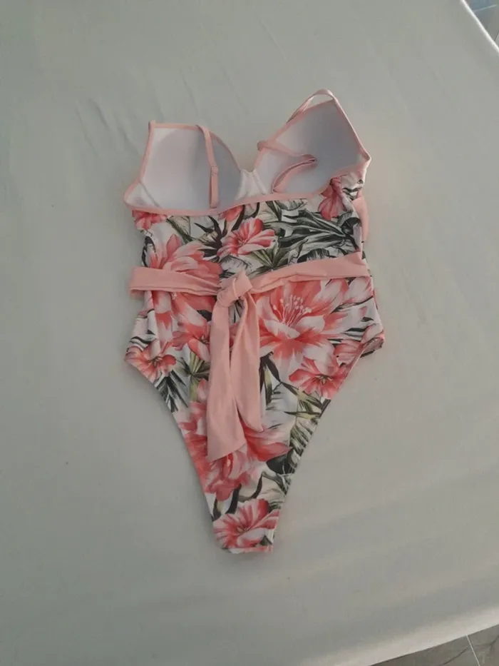 Maillot de bain fleuri - photo numéro 2