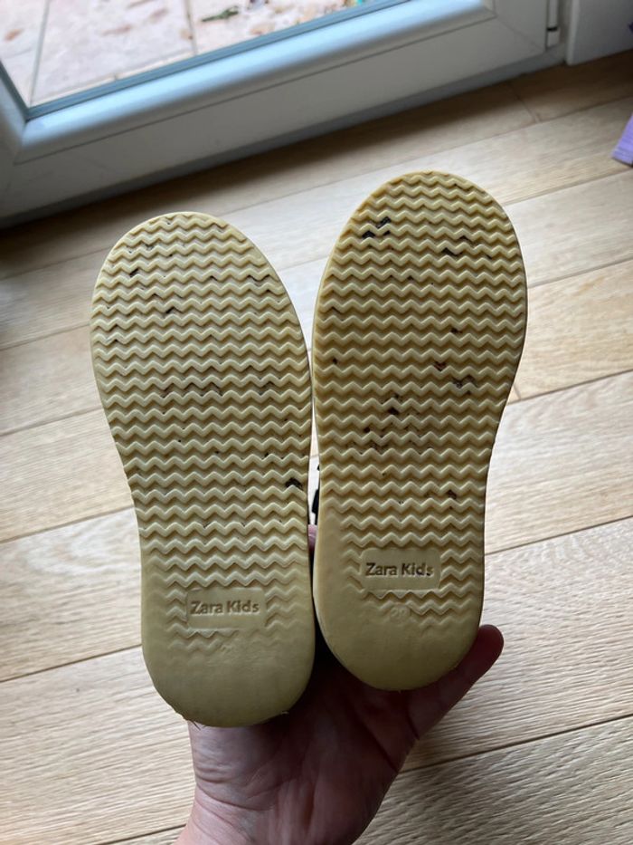 Bottes noires chaudes taille 29 Zara etat satisfaisant - photo numéro 2