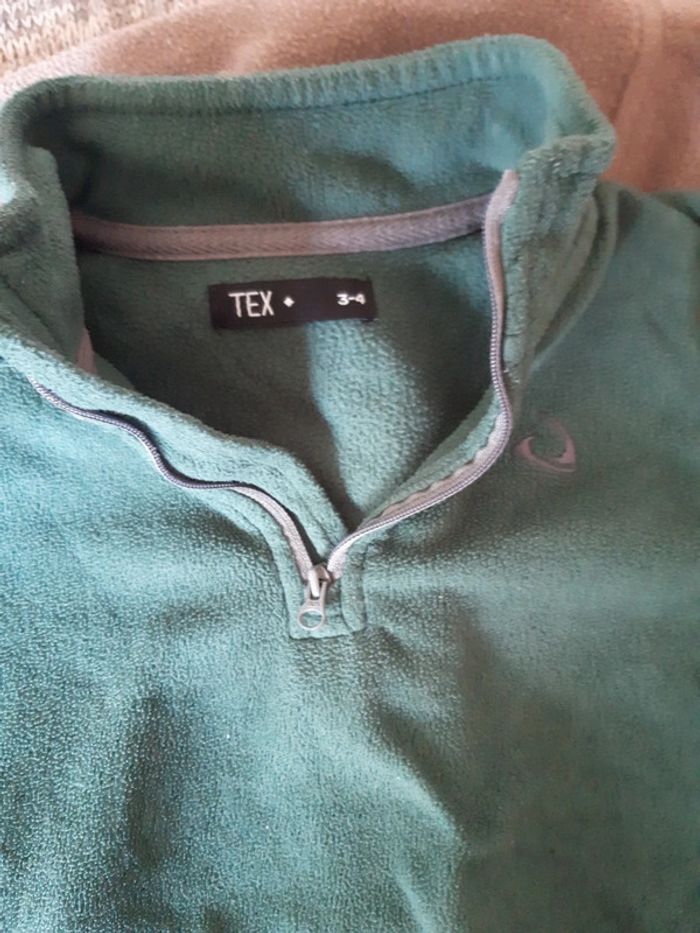 Lot 3 pull hiver 4 ans - photo numéro 2