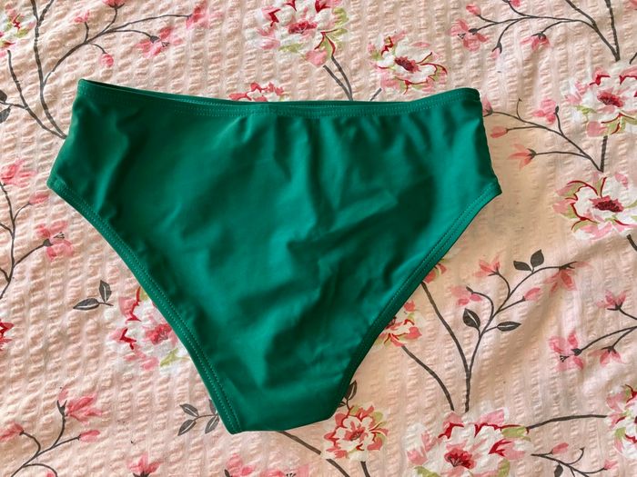 Slip de bain vert bouteille pour enfant 10 ans - photo numéro 6