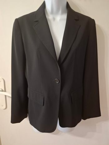 Blazer noir taille 36 en très bon état