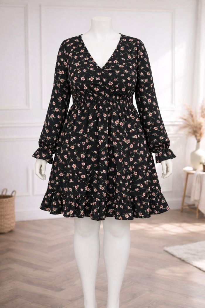 Robe champs de fleurs nocturne noire et multicolore Femme taille 54 marque Boohoo 💍 - photo numéro 5