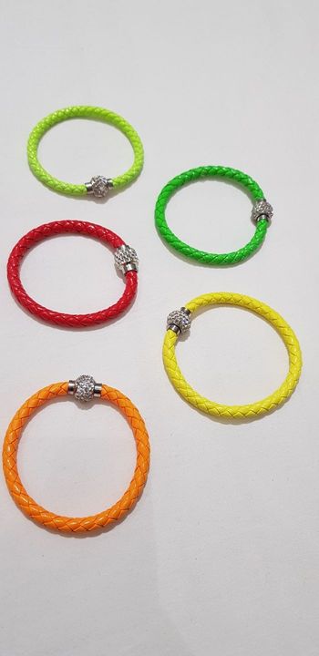 Bracelet aimanté fluo 1€ pièce