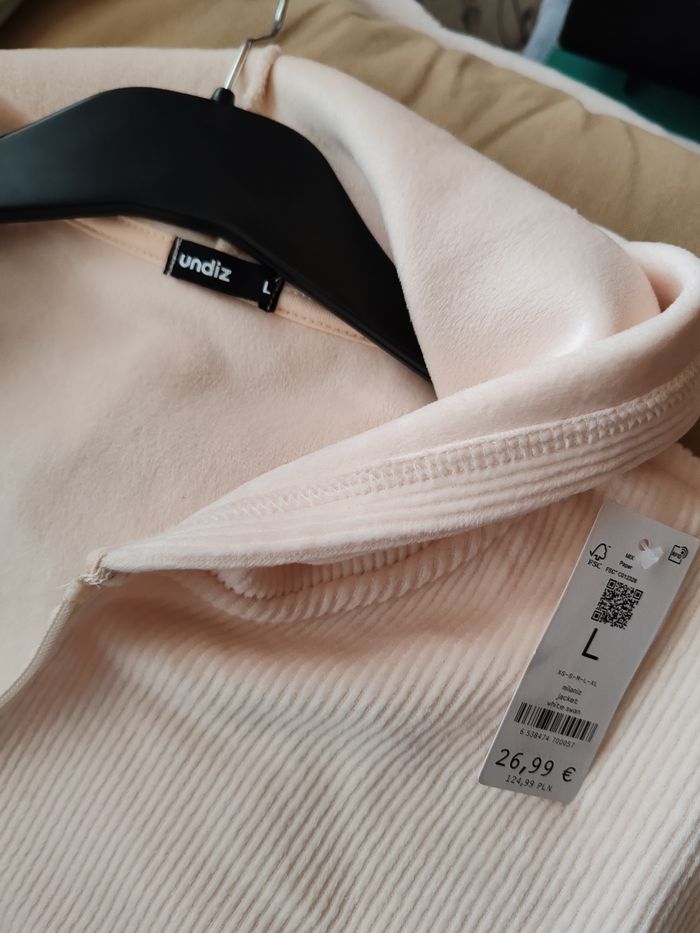 Gilet velours a capuche - photo numéro 6