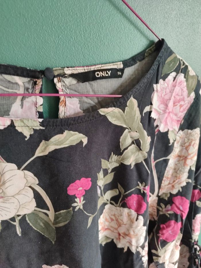 Haut fleurs - photo numéro 3