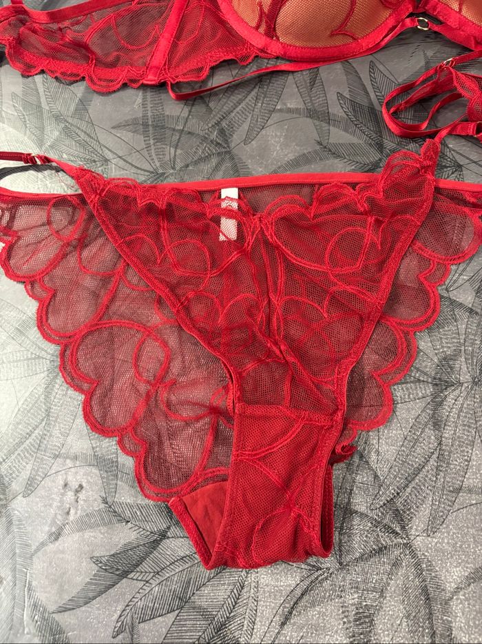 Ensemble rouge gorge neuf 100B/42 - photo numéro 3