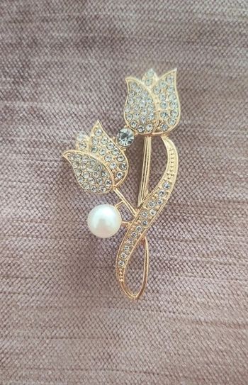 Broche dorée Strass