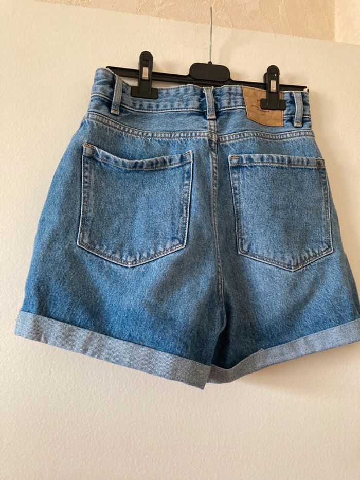 short jean taille 32 - photo numéro 2