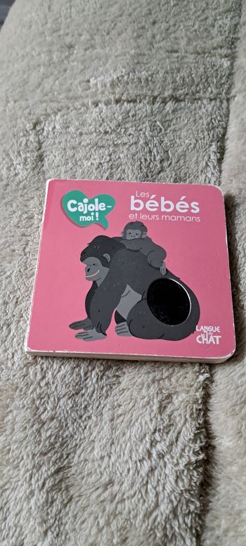 Livre cajole moi les bébés et leurs mamans