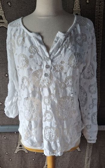 Blouse blanche à dentelle brodée taille 38-40 Made in italy manches retroussable