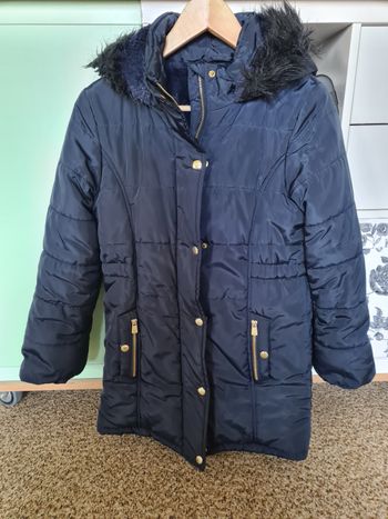 Manteau doudoune avec capuche fille taille 11-12 ans très chaud