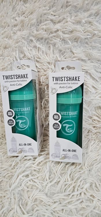 Lot de 2 biberons anticoliques Twistshake neufs