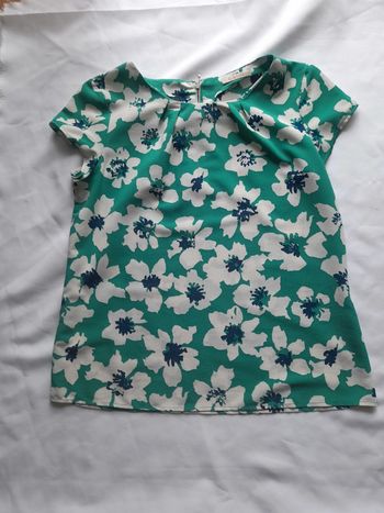 Très belle blouse manches courtes Taille 40