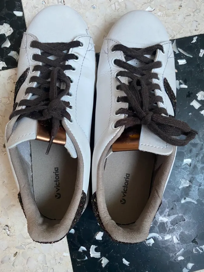 Baskets Victoria blanches – Détails pailletés – Taille 39 EU - photo numéro 6