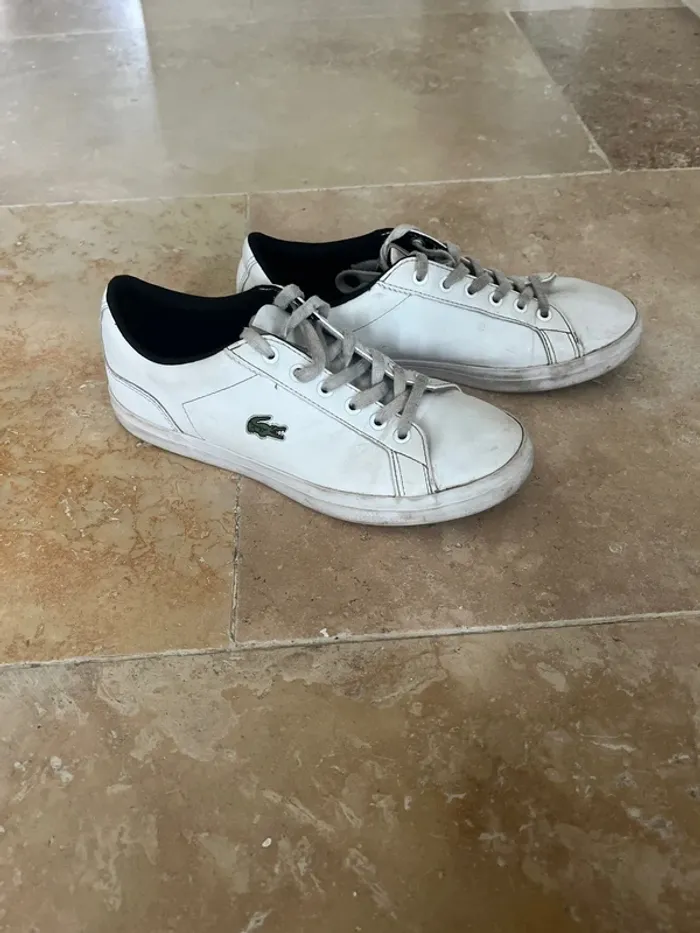 Paire de baskets Lacoste - photo numéro 3