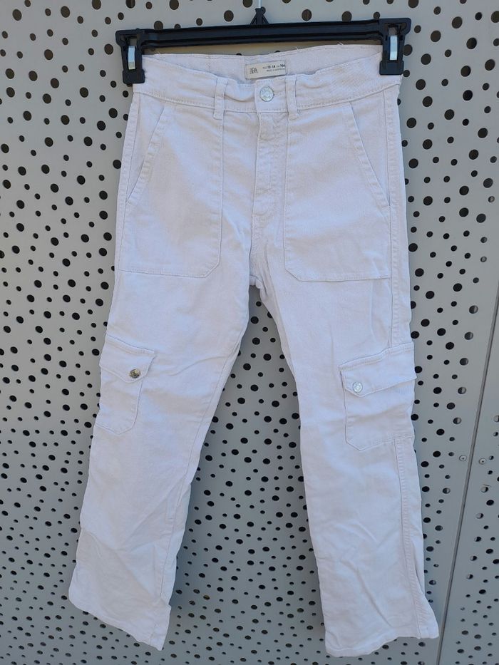Jean cargo blanc Zara